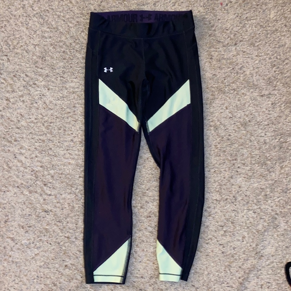 Under Armour size medium workout pants